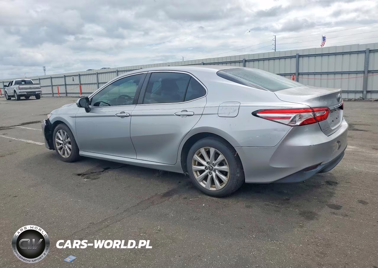 2018 Toyota Camry Le VIN:4T1B11HK5JU539432 - 2