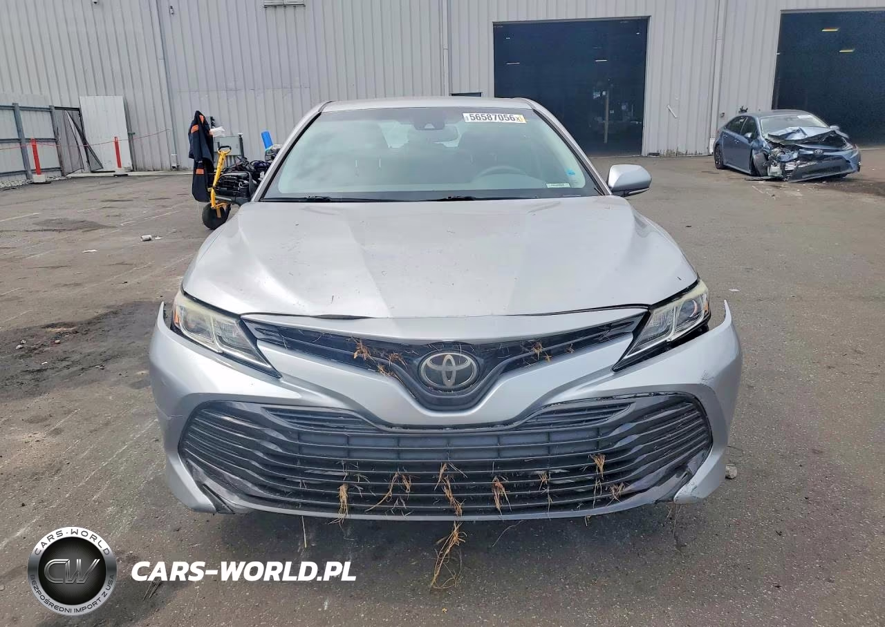 2018 Toyota Camry Le VIN:4T1B11HK5JU539432 - 5
