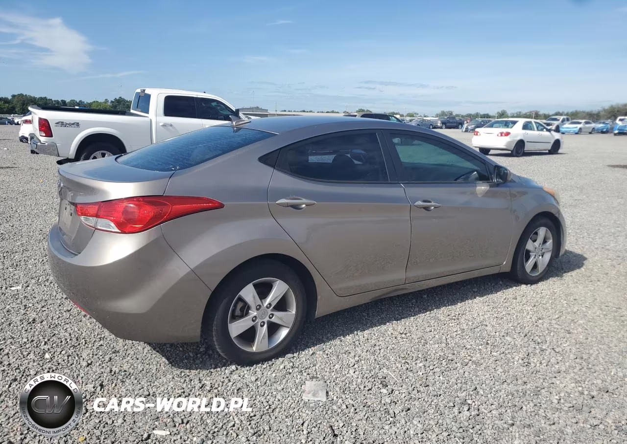 2013 Hyundai Elantra Gls VIN:5NPDH4AE1DH254207 - 3