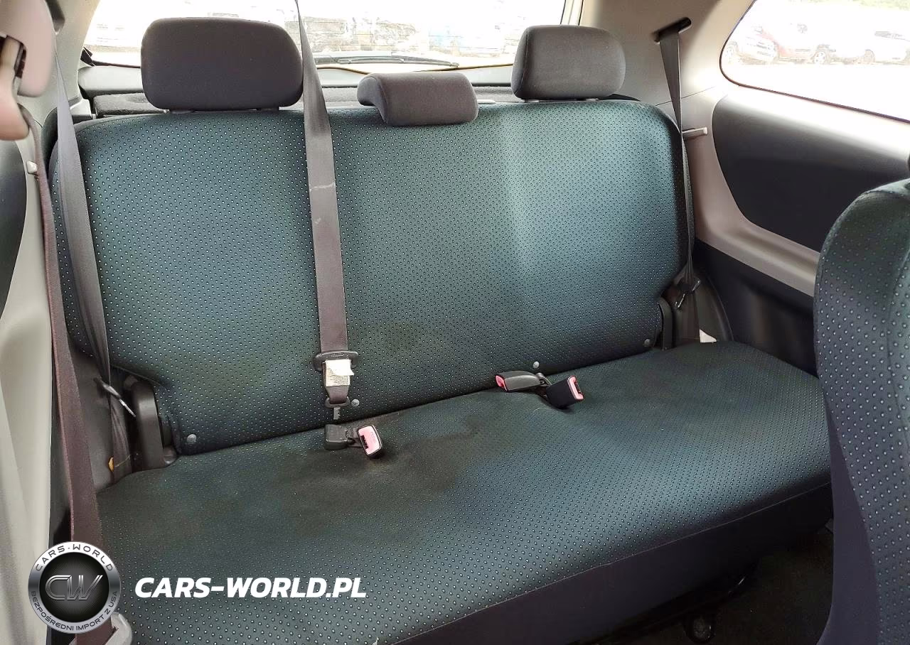 2007 Toyota Yaris Base VIN:JTDJT923475131887 - 10