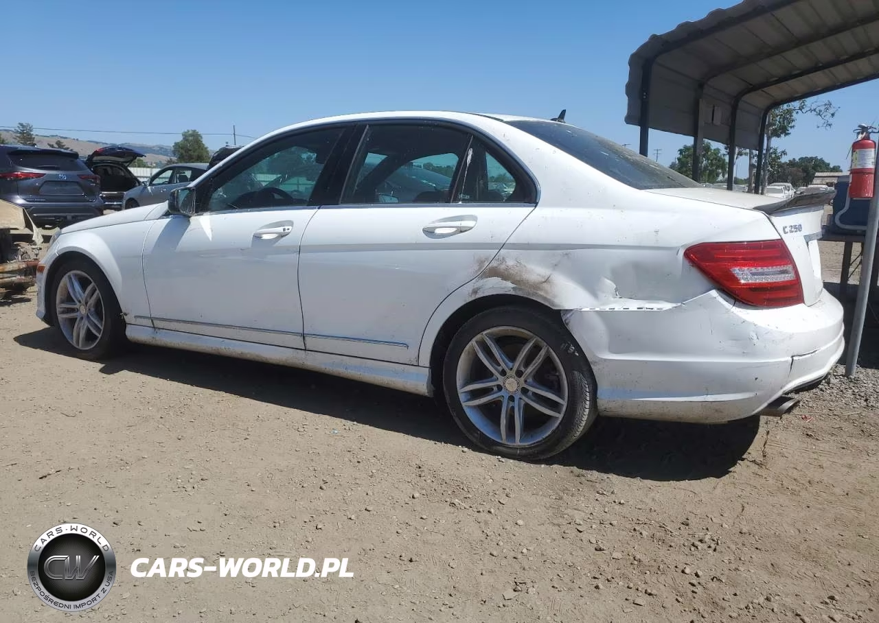 2013 Mercedes-Benz C 250 VIN:WDDGF4HB1DA851112 - 2