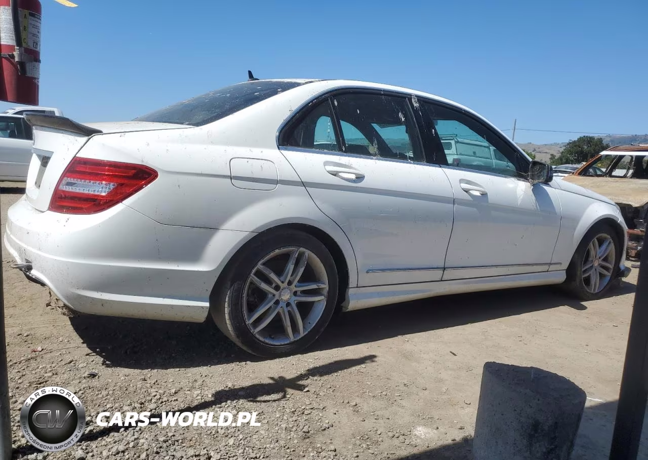2013 Mercedes-Benz C 250 VIN:WDDGF4HB1DA851112 - 3
