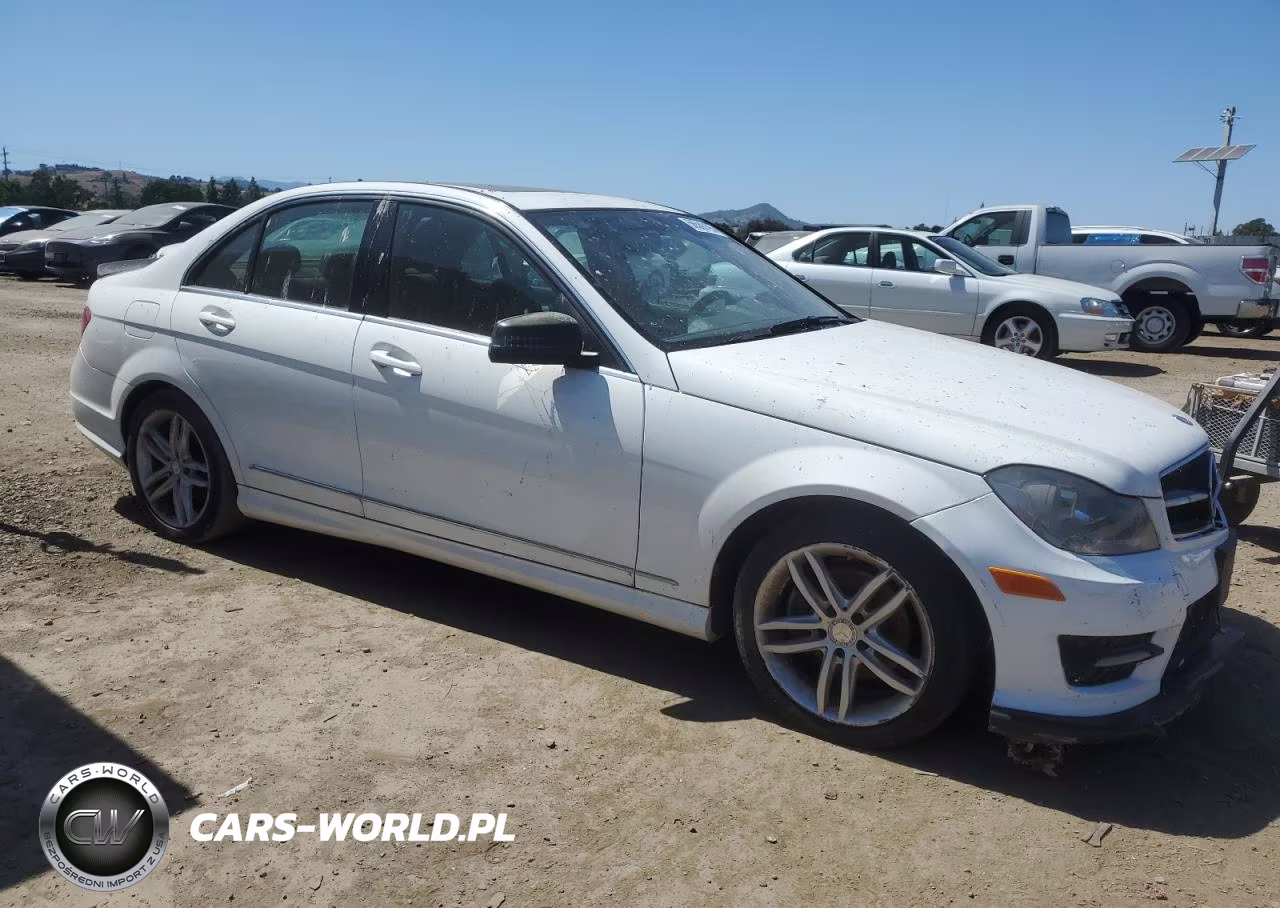 2013 Mercedes-Benz C 250 VIN:WDDGF4HB1DA851112 - 4