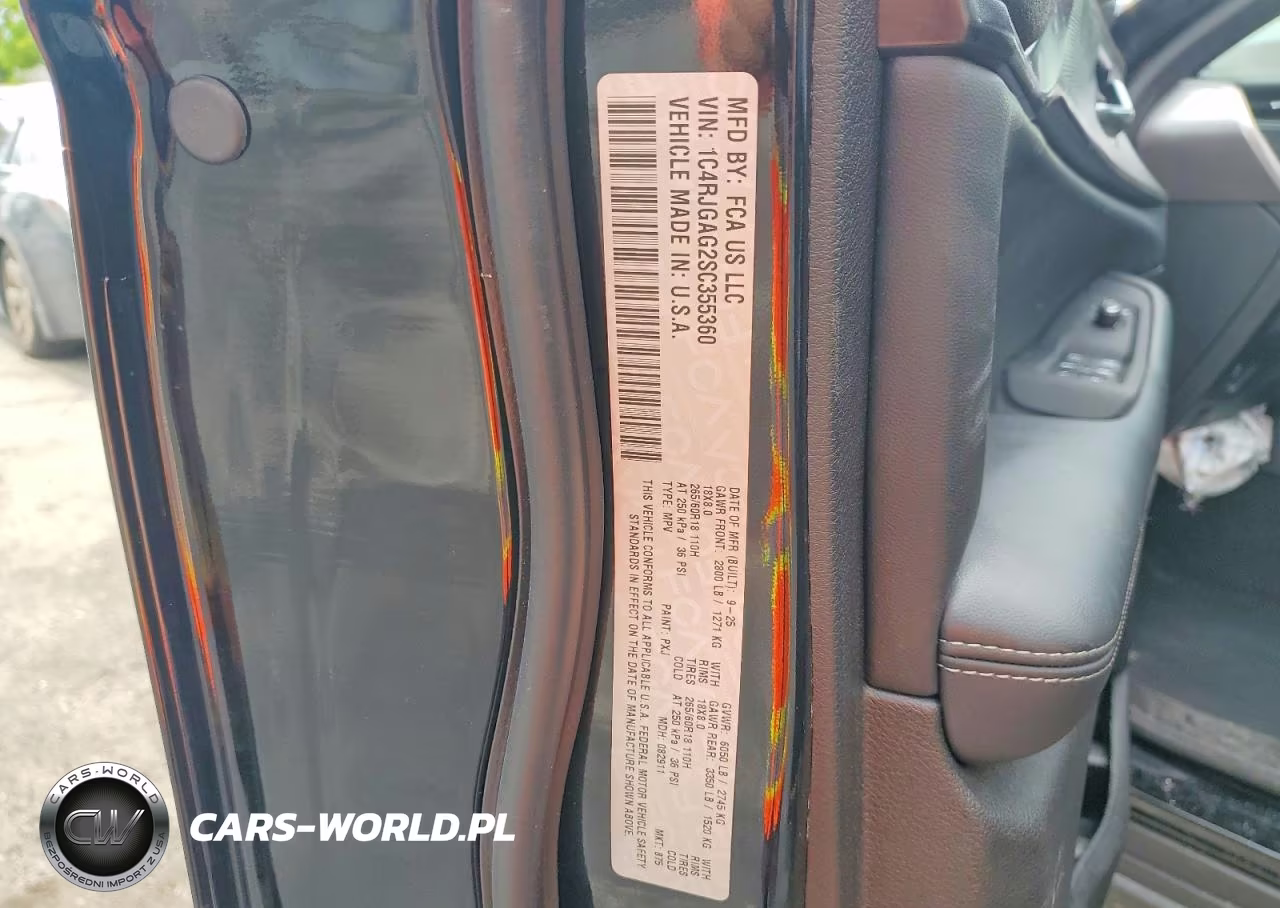 2025 Jeep Grand Cherokee Laredo VIN:1C4RJGAG2SC355360 - 13