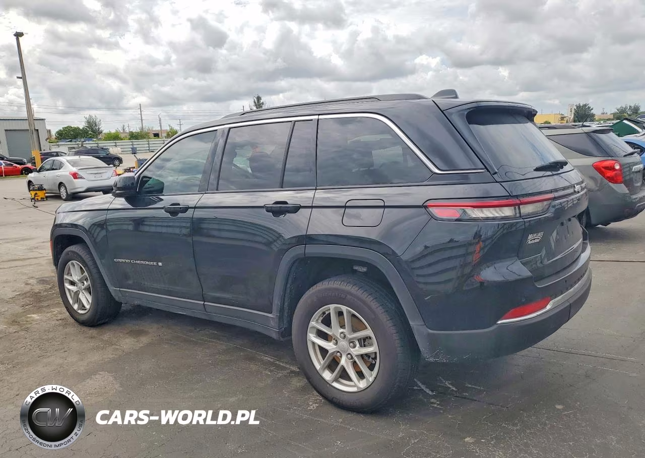 2025 Jeep Grand Cherokee Laredo VIN:1C4RJGAG2SC355360 - 2
