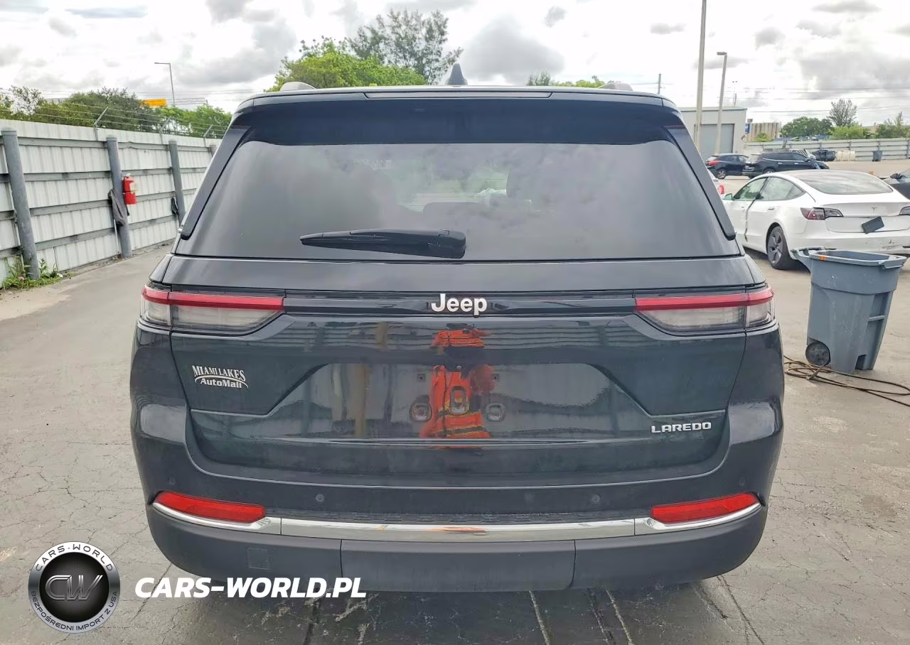 2025 Jeep Grand Cherokee Laredo VIN:1C4RJGAG2SC355360 - 6