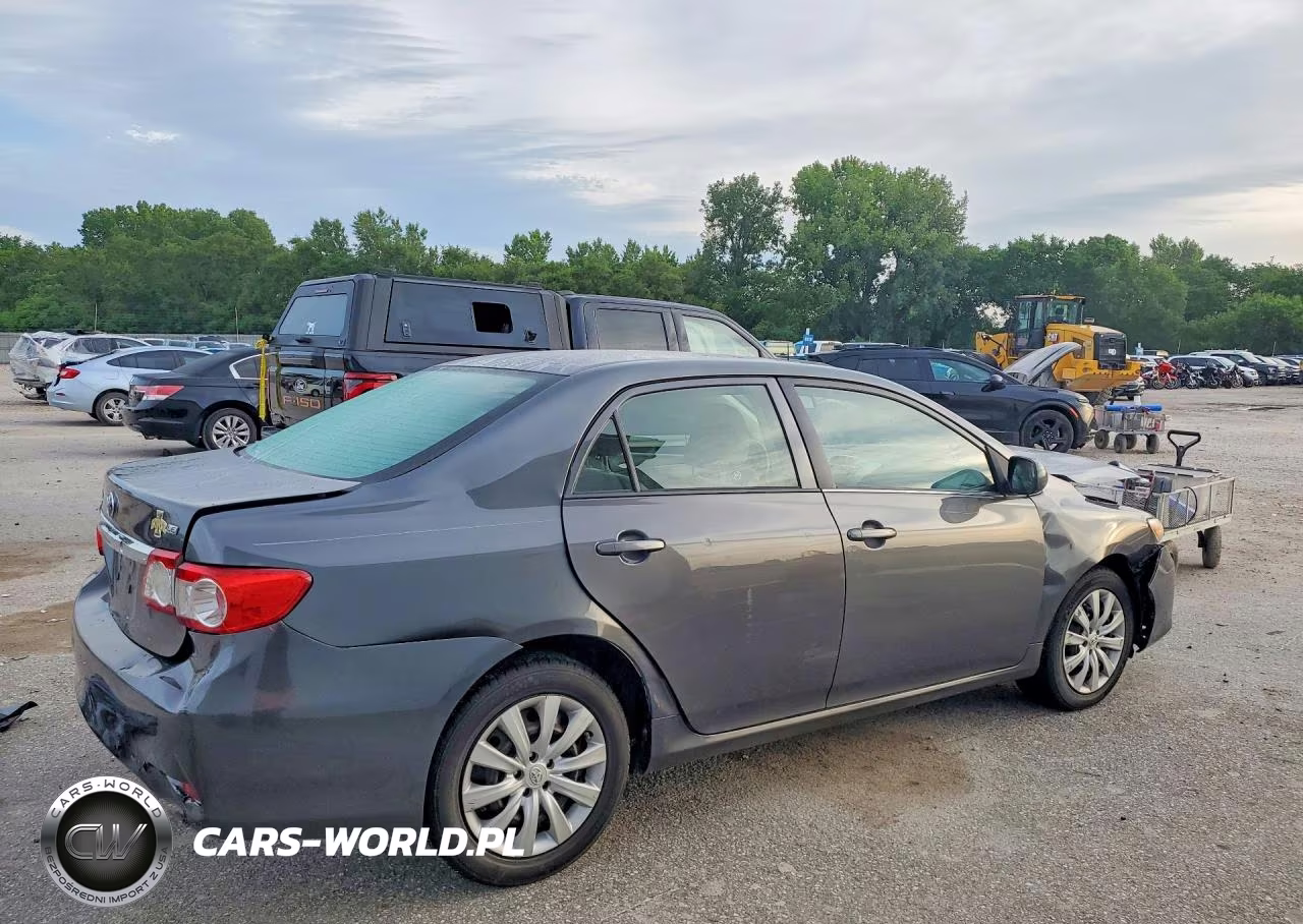 2013 Toyota Corolla Le VIN:2T1BU4EEXDC983533 - 3