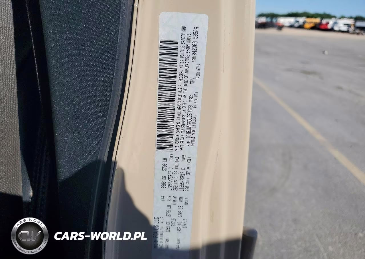 2016 Jeep Wrangler Unlimited Rubicon VIN:1C4BJWFG6GL253670 - 13
