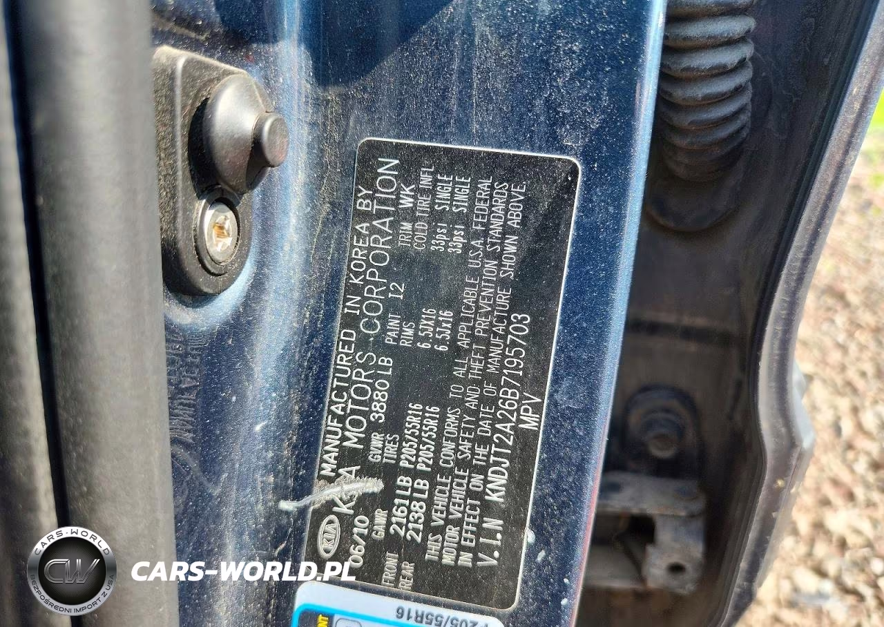2011 Kia Soul + VIN:KNDJT2A26B7195703 - 12