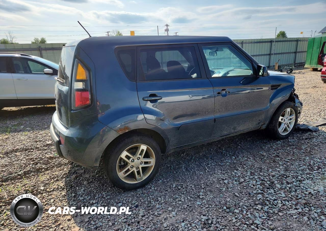 2011 Kia Soul + VIN:KNDJT2A26B7195703 - 3