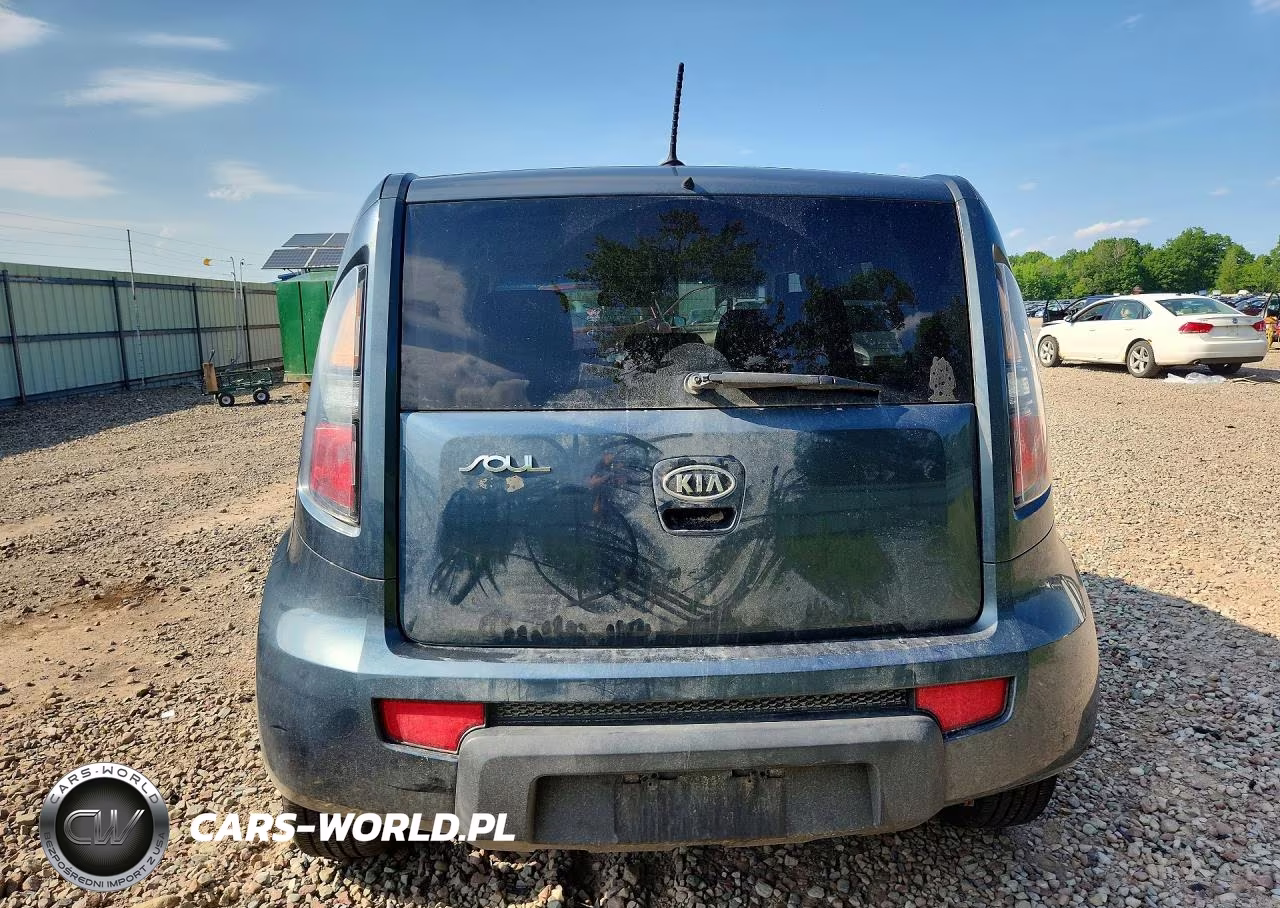 2011 Kia Soul + VIN:KNDJT2A26B7195703 - 6