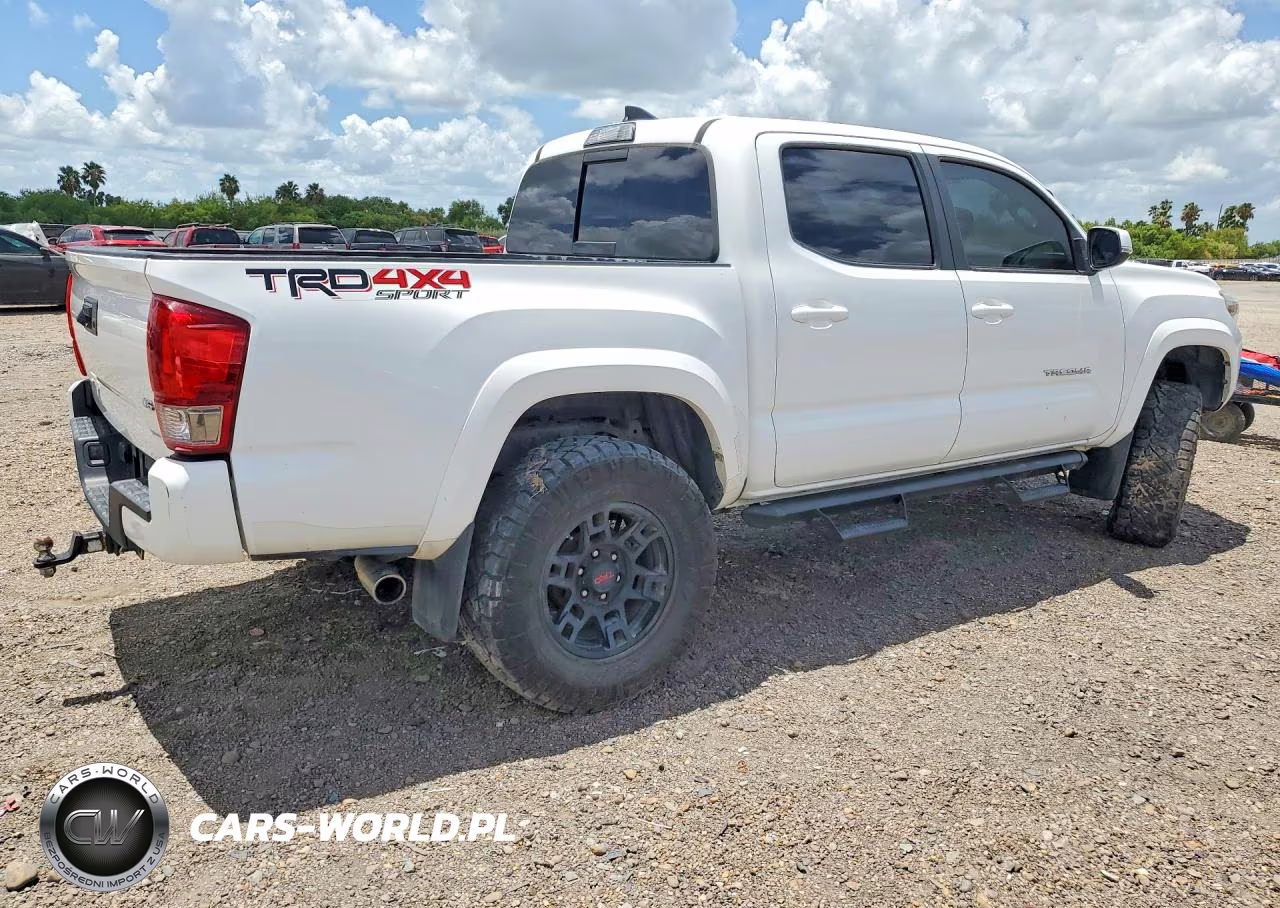 2017 Toyota Tacoma Trd Sport VIN:3TMCZ5AN5HM106009 - 3