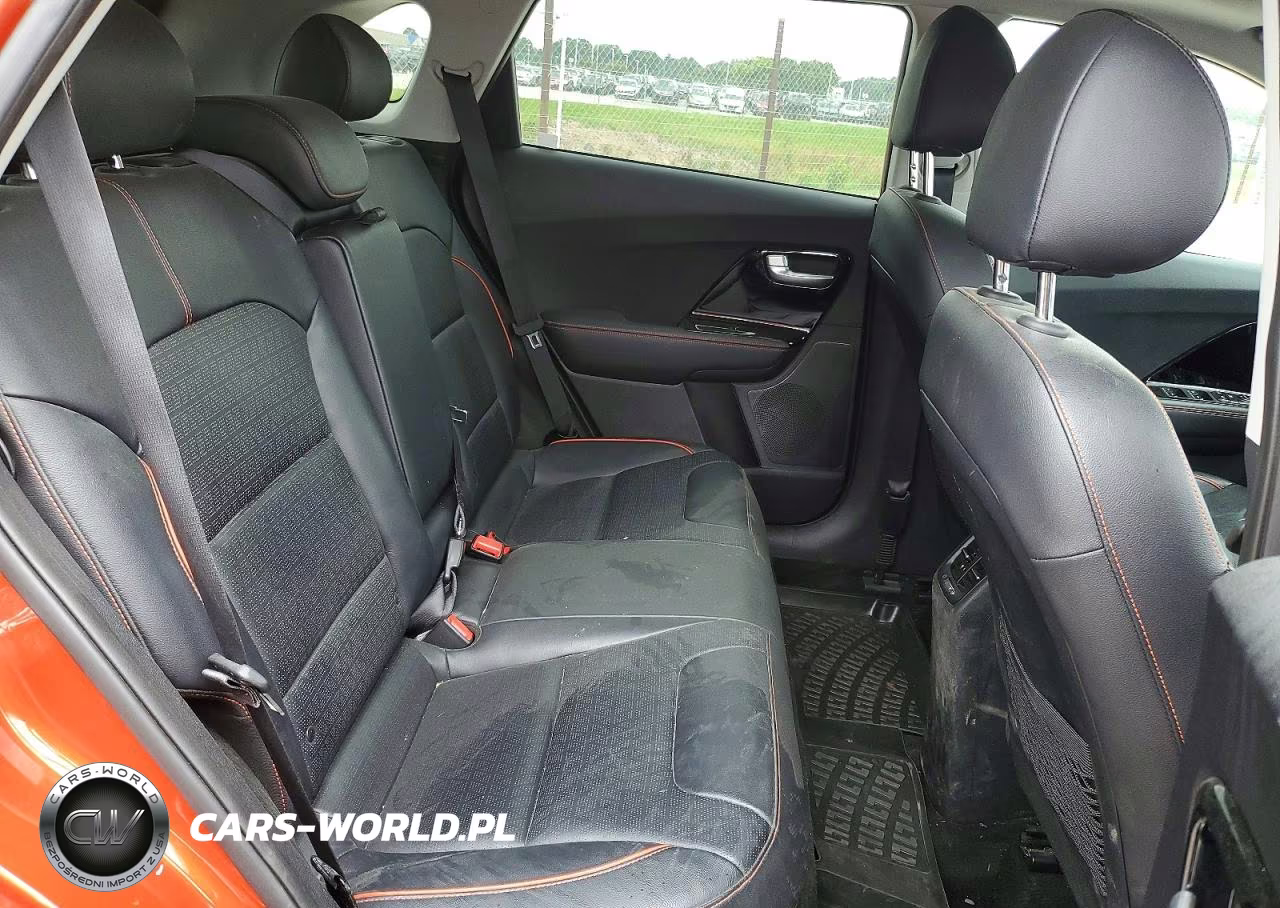 2020 Kia Niro Touring Special Edition VIN:KNDCC3LC0L5421526 - 10