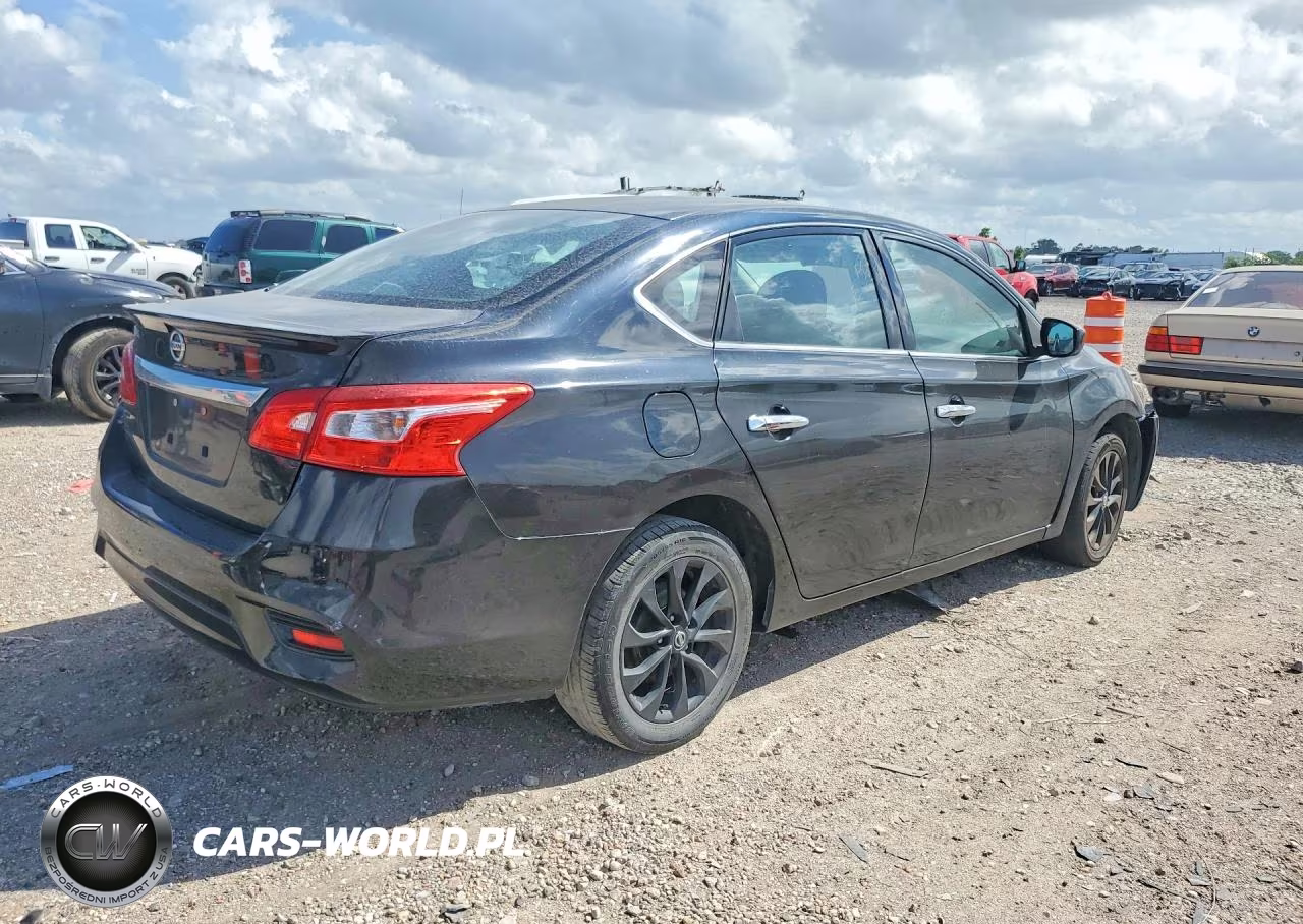 2018 Nissan Sentra S VIN:3N1AB7AP4JY306065 - 3