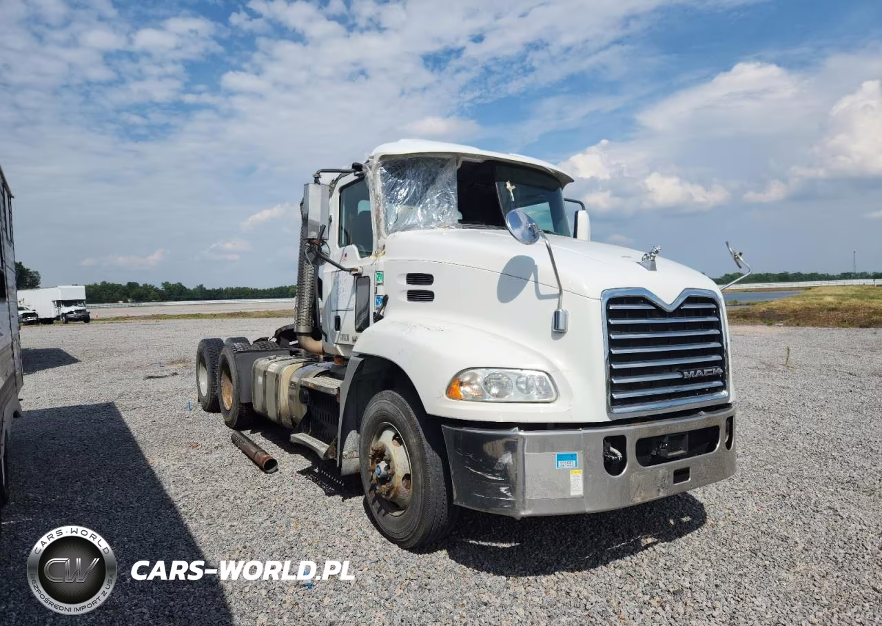 2017 Mack 600 Cxu600