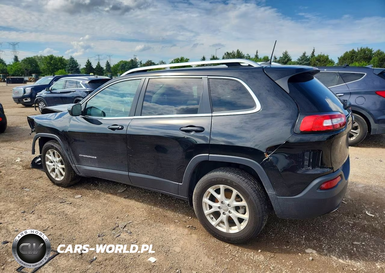 2018 Jeep Cherokee Latitude VIN:1C4PJLCBXJD605924 - 2