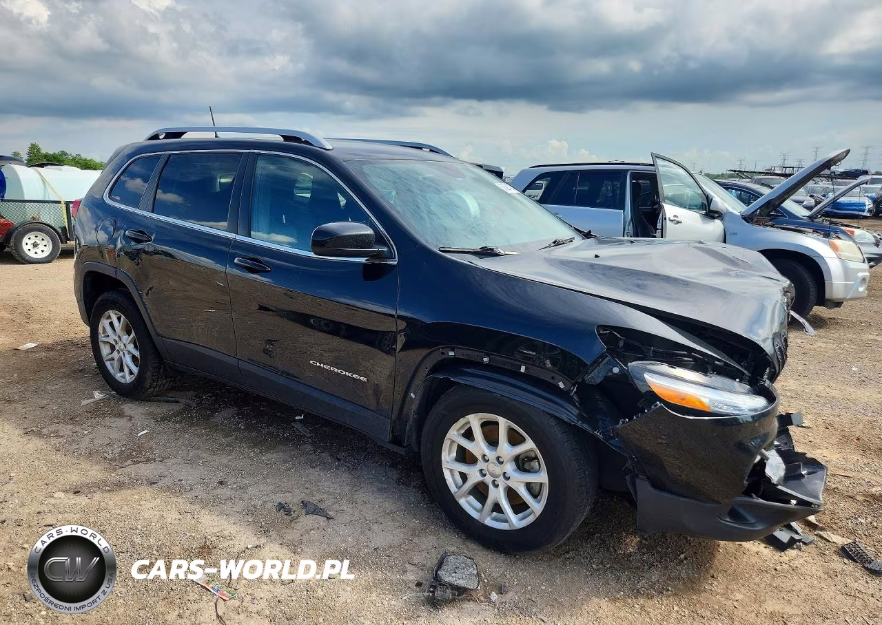 2018 Jeep Cherokee Latitude VIN:1C4PJLCBXJD605924 - 4