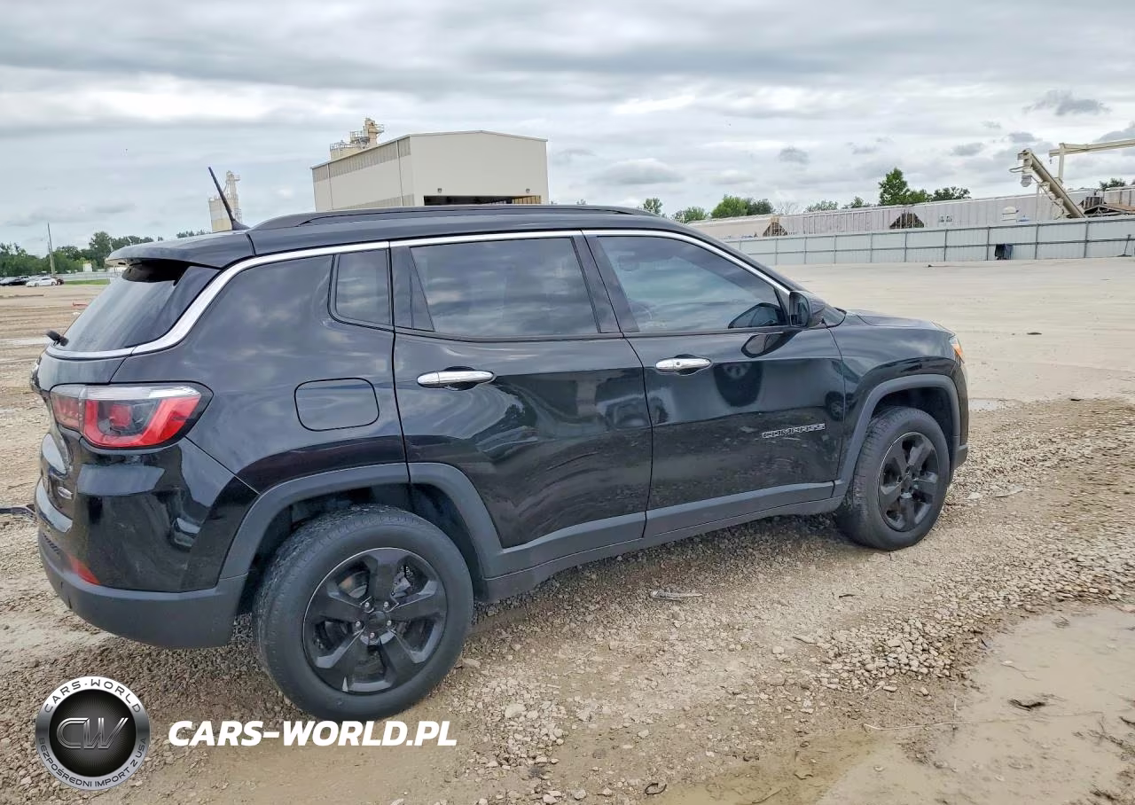 2018 Jeep Compass Latitude VIN:3C4NJDBB6JT200247 - 3