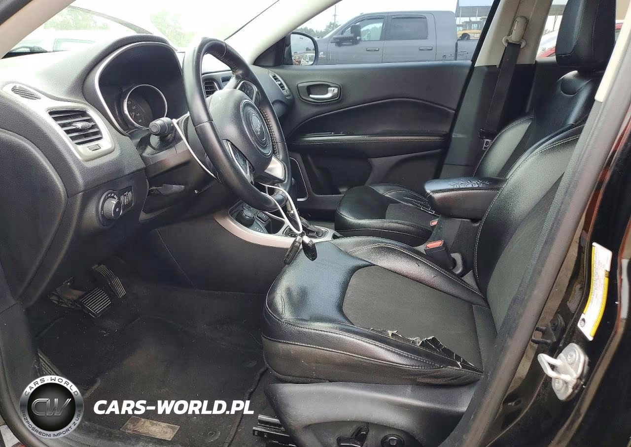 2018 Jeep Compass Latitude VIN:3C4NJDBB6JT200247 - 7