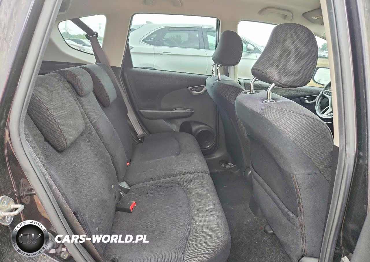 2013 Honda Fit Sport VIN:JHMGE8H56DC036745 - 10