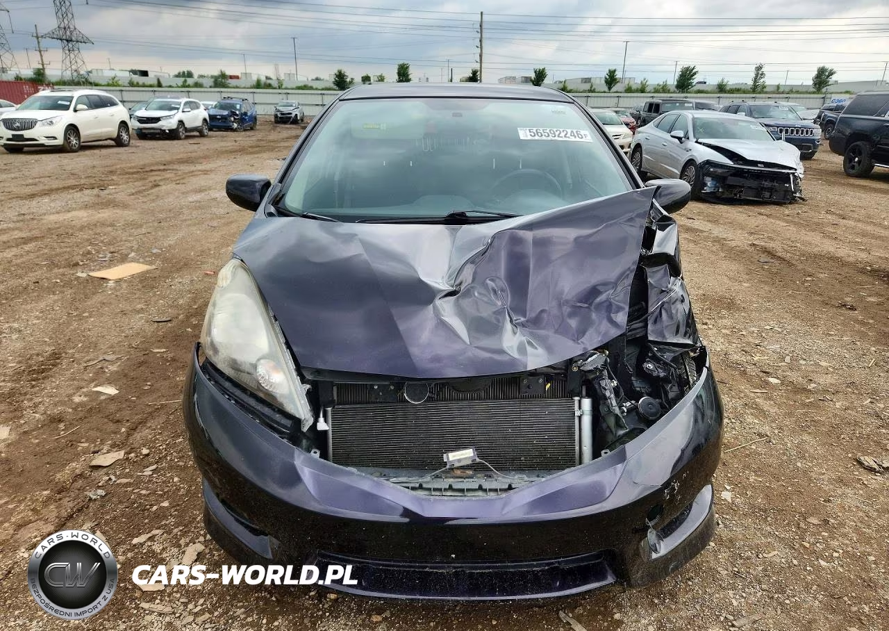 2013 Honda Fit Sport VIN:JHMGE8H56DC036745 - 5