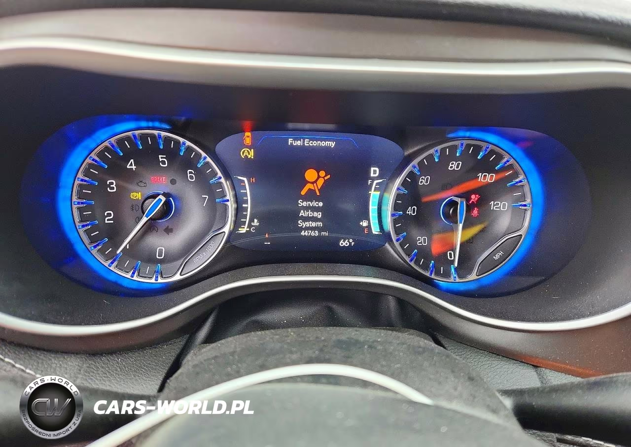 2022 Chrysler Pacifica Touring L VIN:2C4RC1BG9NR217123 - 9