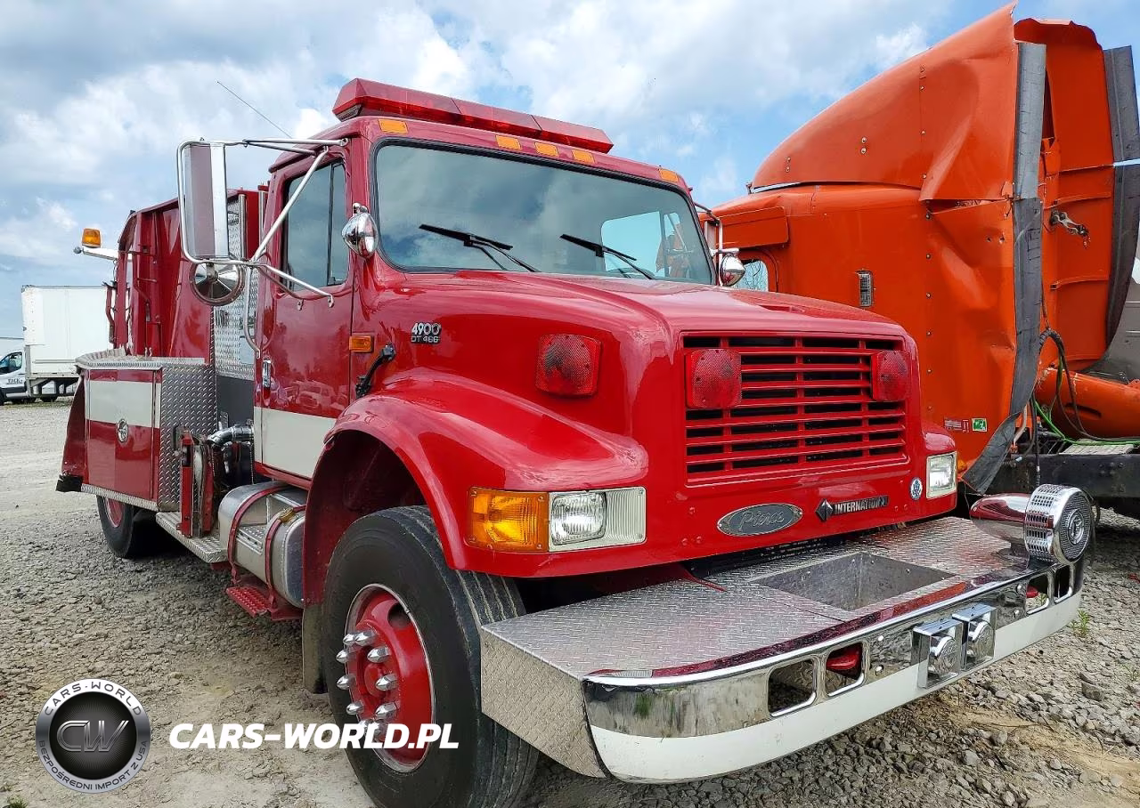 1995 International 4000 4900 - Pumper Fire Truck – zdjęcie 1 z 10