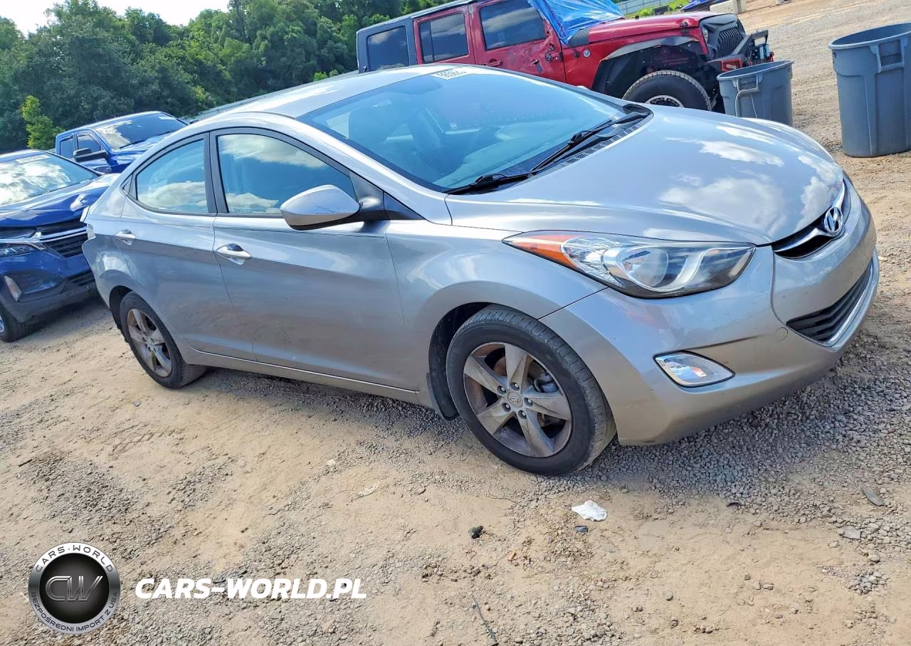 2013 Hyundai Elantra Gls VIN:KMHDH4AE9DU754584 - 4
