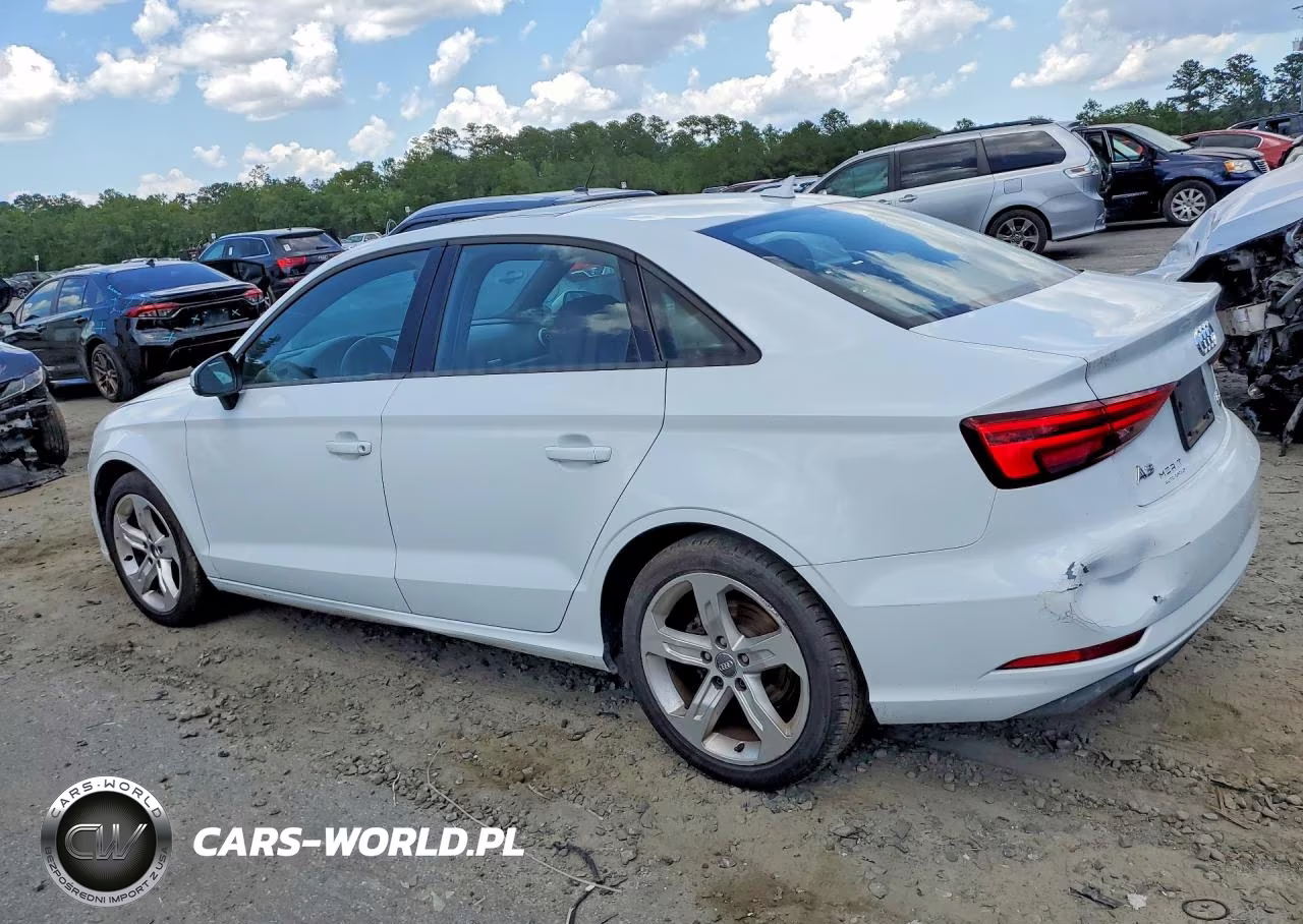 2017 Audi A3 Premium VIN:WAUB8GFFXH1010544 - 2