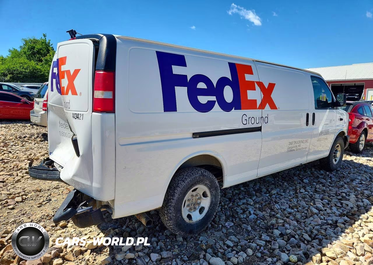 2015 Chevrolet Express G2500 VIN:1GCWGGCF9F1138914 - 3