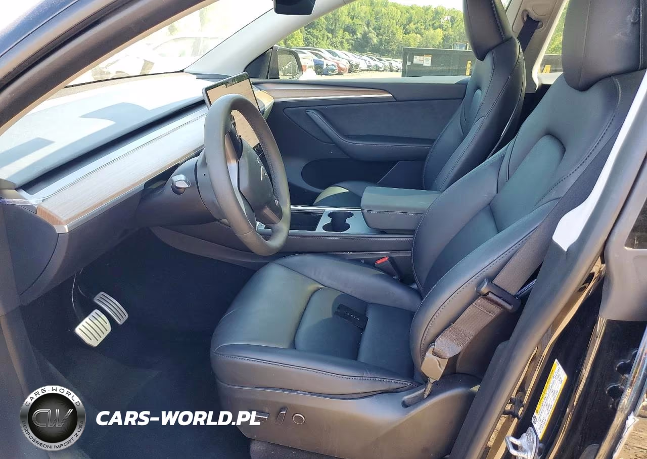 2023 Tesla Model Y VIN:7SAYGDEF9PF957891 - 7