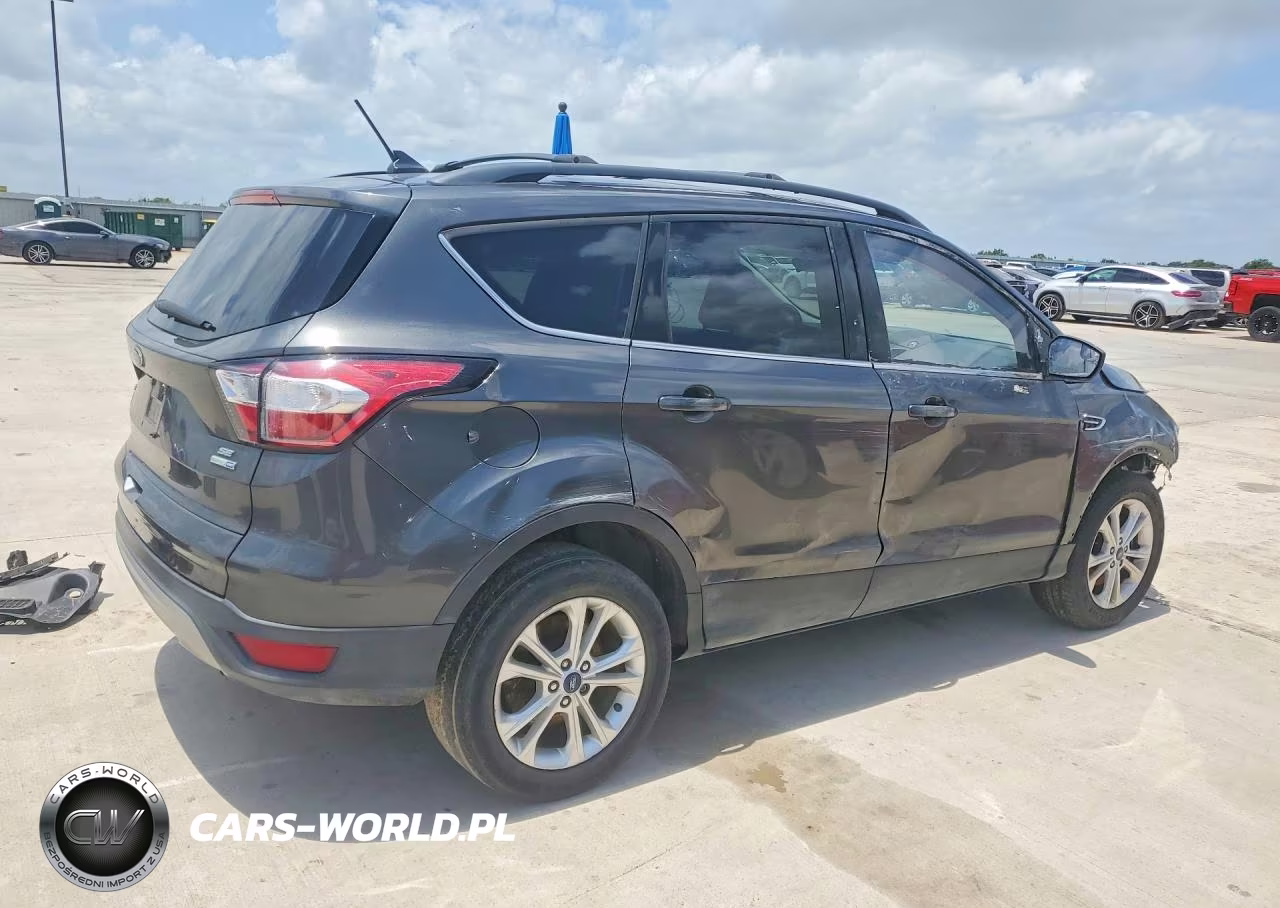 2018 Ford Escape Se VIN:1FMCU9GD3JUA77160 - 3