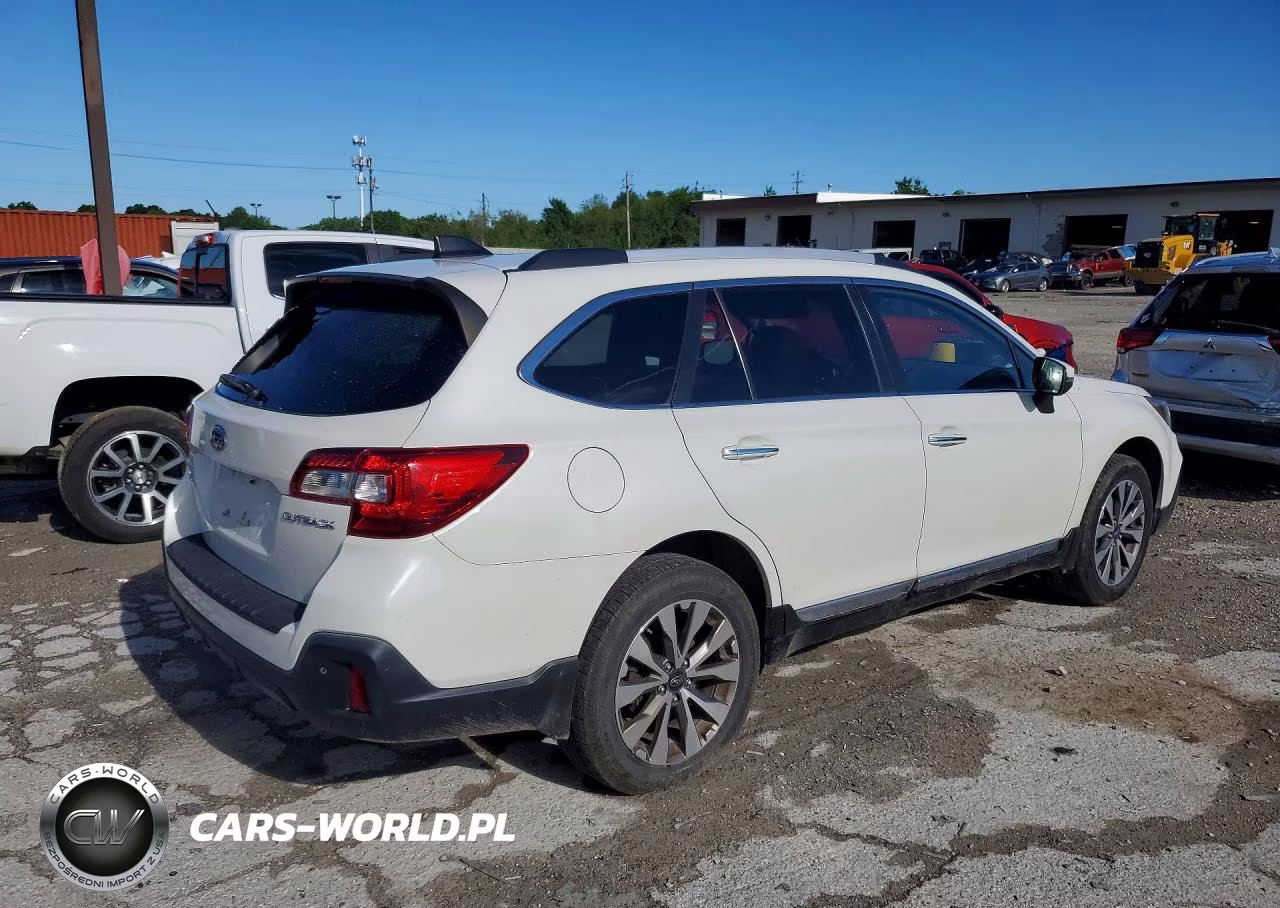 2018 Subaru Outback Touring VIN:4S4BSATC2J3351213 - 3