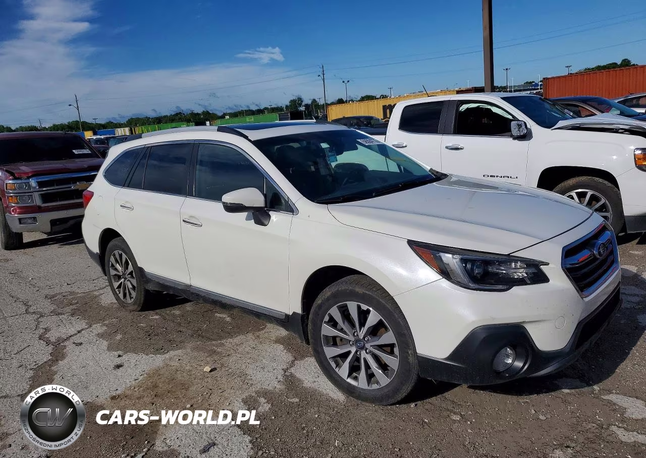 2018 Subaru Outback Touring VIN:4S4BSATC2J3351213 - 4