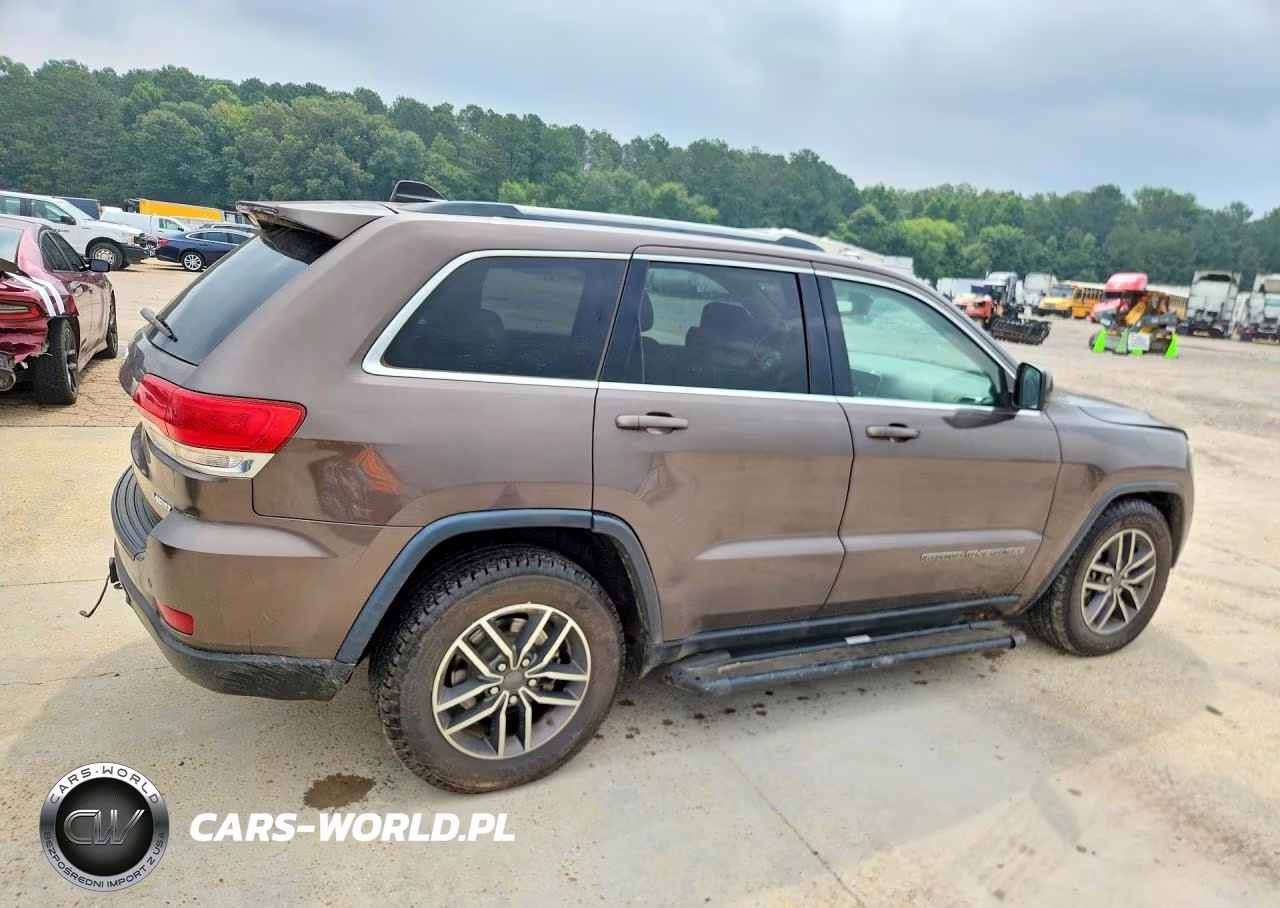 2019 Jeep Grand Cherokee Laredo VIN:1C4RJEAG1KC555845 - 3
