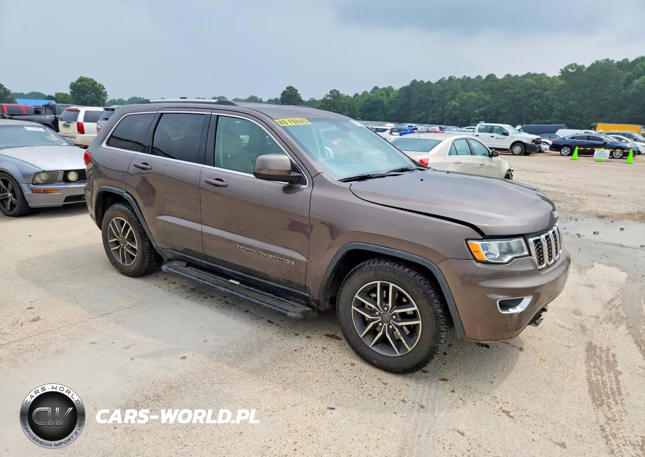 2019 Jeep Grand Cherokee Laredo VIN:1C4RJEAG1KC555845 - 4