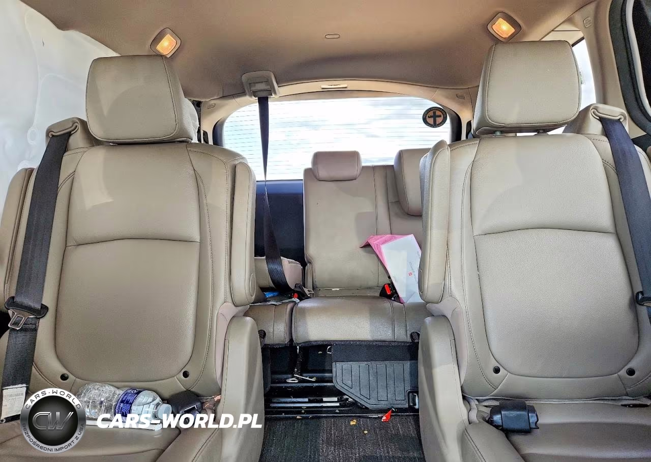 2021 Honda Odyssey Touring VIN:5FNRL6H85MB002474 - 10