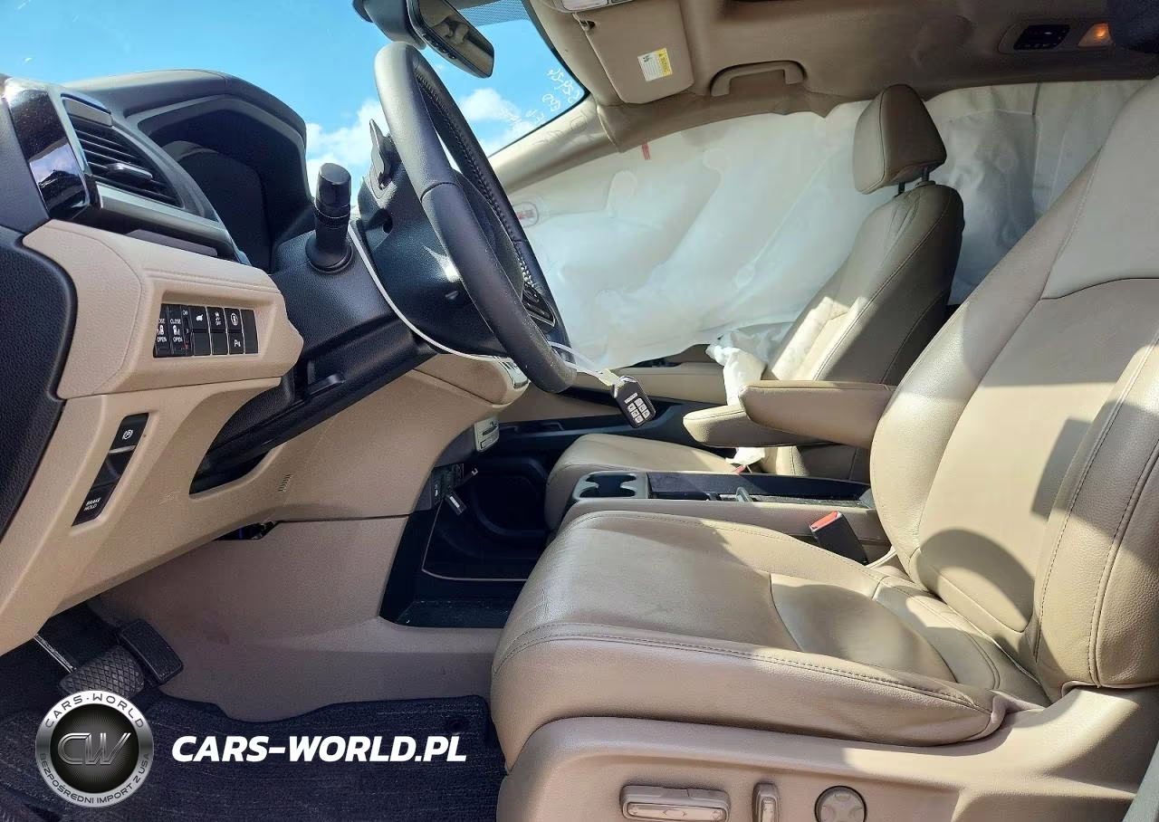 2021 Honda Odyssey Touring VIN:5FNRL6H85MB002474 - 7