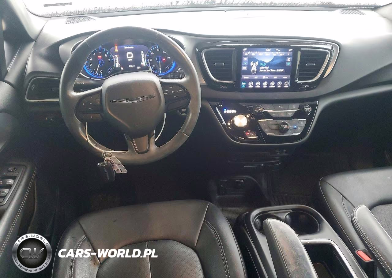 2018 Chrysler Pacifica Touring L Plus VIN:2C4RC1EG1JR293702 - 8