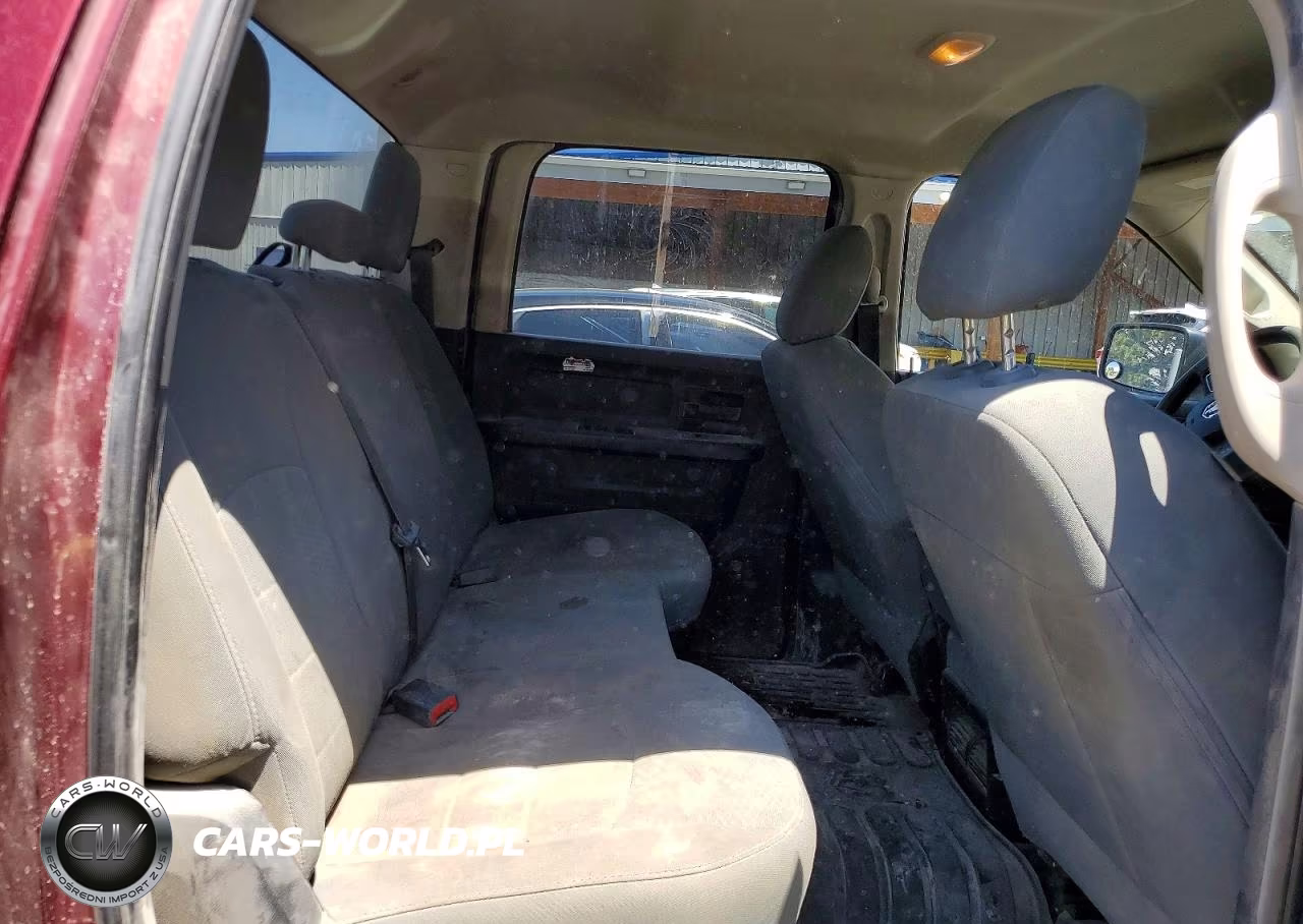 2019 Ram 1500 Classic Tradesman VIN:1C6RR7KM7KS724871 - 10