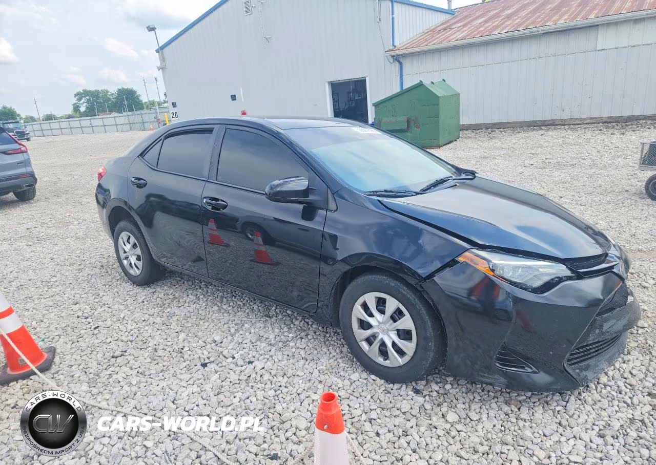 2018 Toyota Corolla L VIN:5YFBURHEXJP825973 - 4