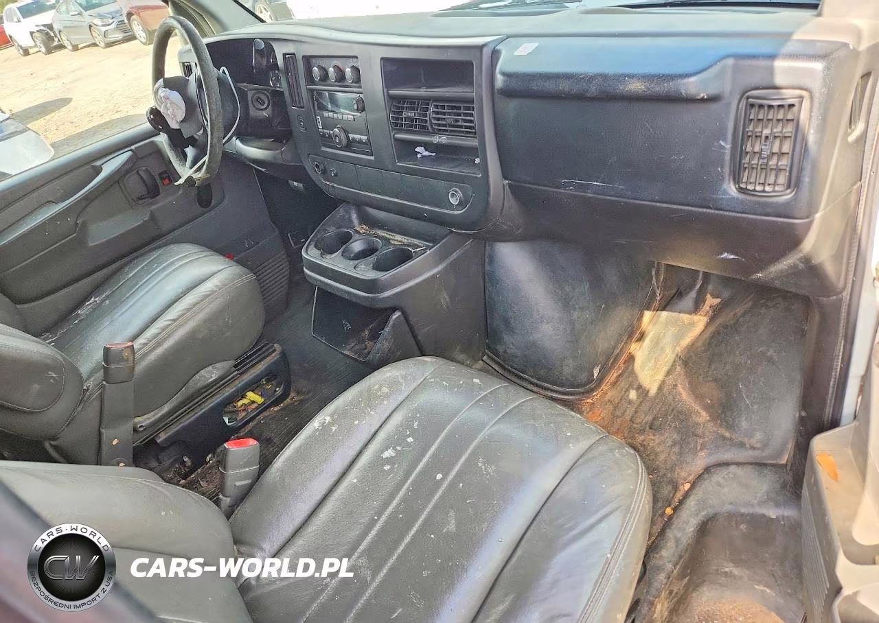 2013 Chevrolet Express G2500 VIN:1GCWGFBA8D1113791 - 8