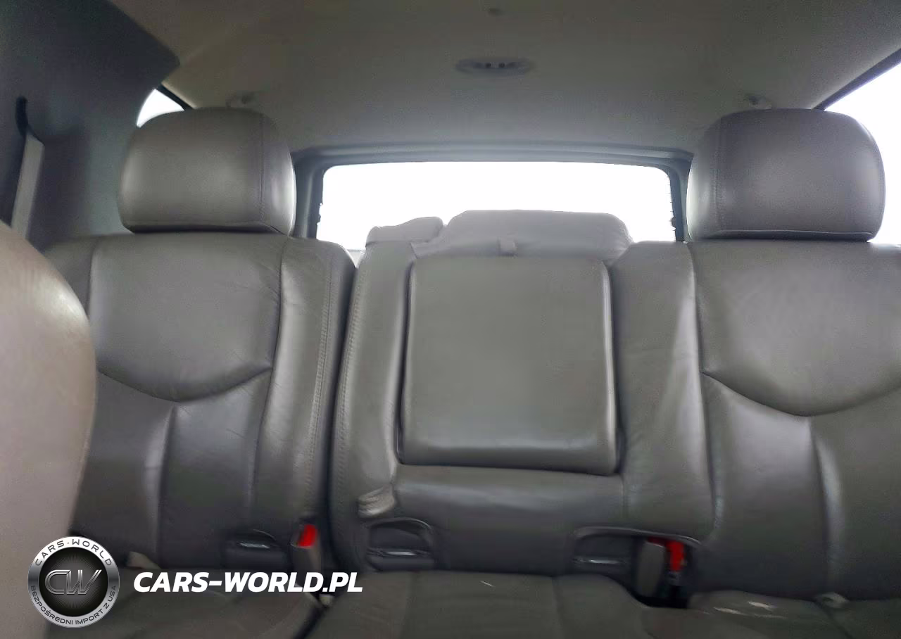2004 Chevrolet Tahoe K1500 VIN:1GNEK13T24J240556 - 10
