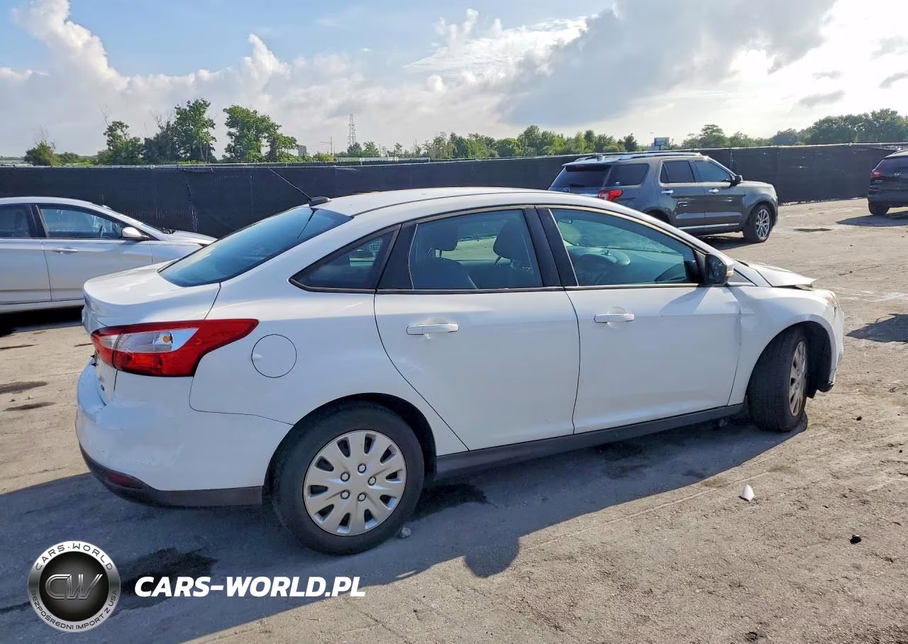 2012 Ford Focus Se VIN:1FAHP3F26CL294036 - 3