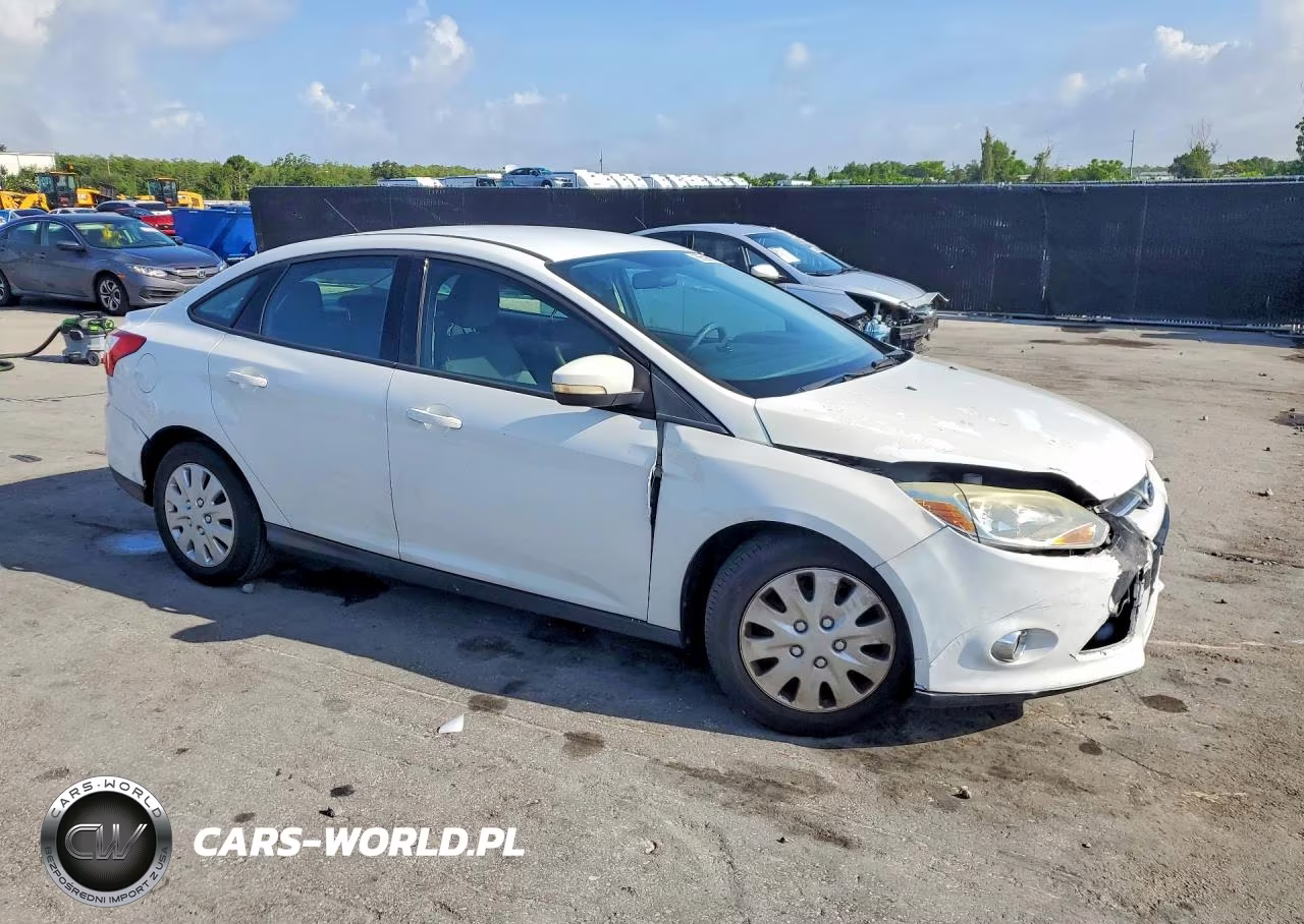 2012 Ford Focus Se VIN:1FAHP3F26CL294036 - 4