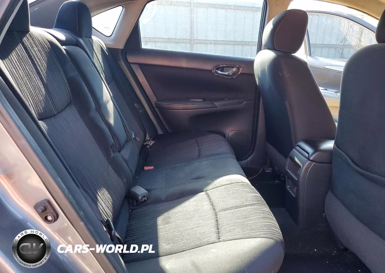 2018 Nissan Sentra S VIN:3N1AB7AP1JY260033 - 10