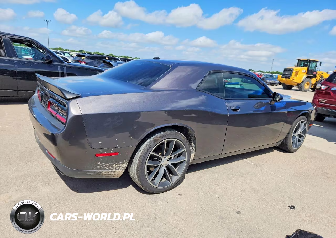 2017 Dodge Challenger Sxt VIN:2C3CDZAG4HH636062 - 3