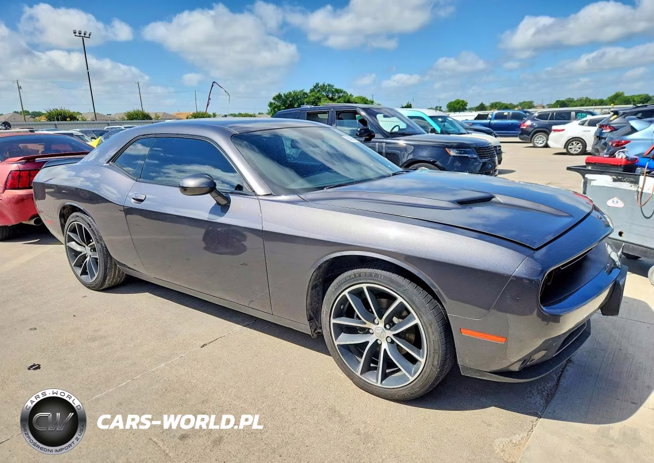2017 Dodge Challenger Sxt VIN:2C3CDZAG4HH636062 - 4