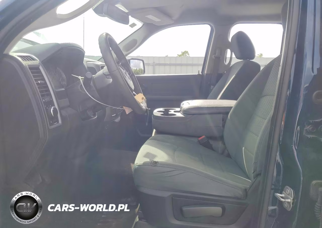 2019 Ram 1500 Classic Tradesman VIN:1C6RR6FGXKS733479 - 7