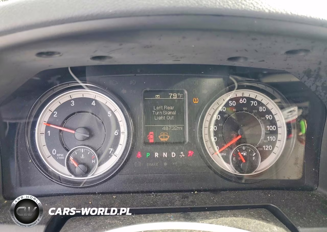 2019 Ram 1500 Classic Tradesman VIN:1C6RR6FGXKS733479 - 9